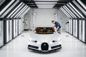 Bugatti atelier chiron light test