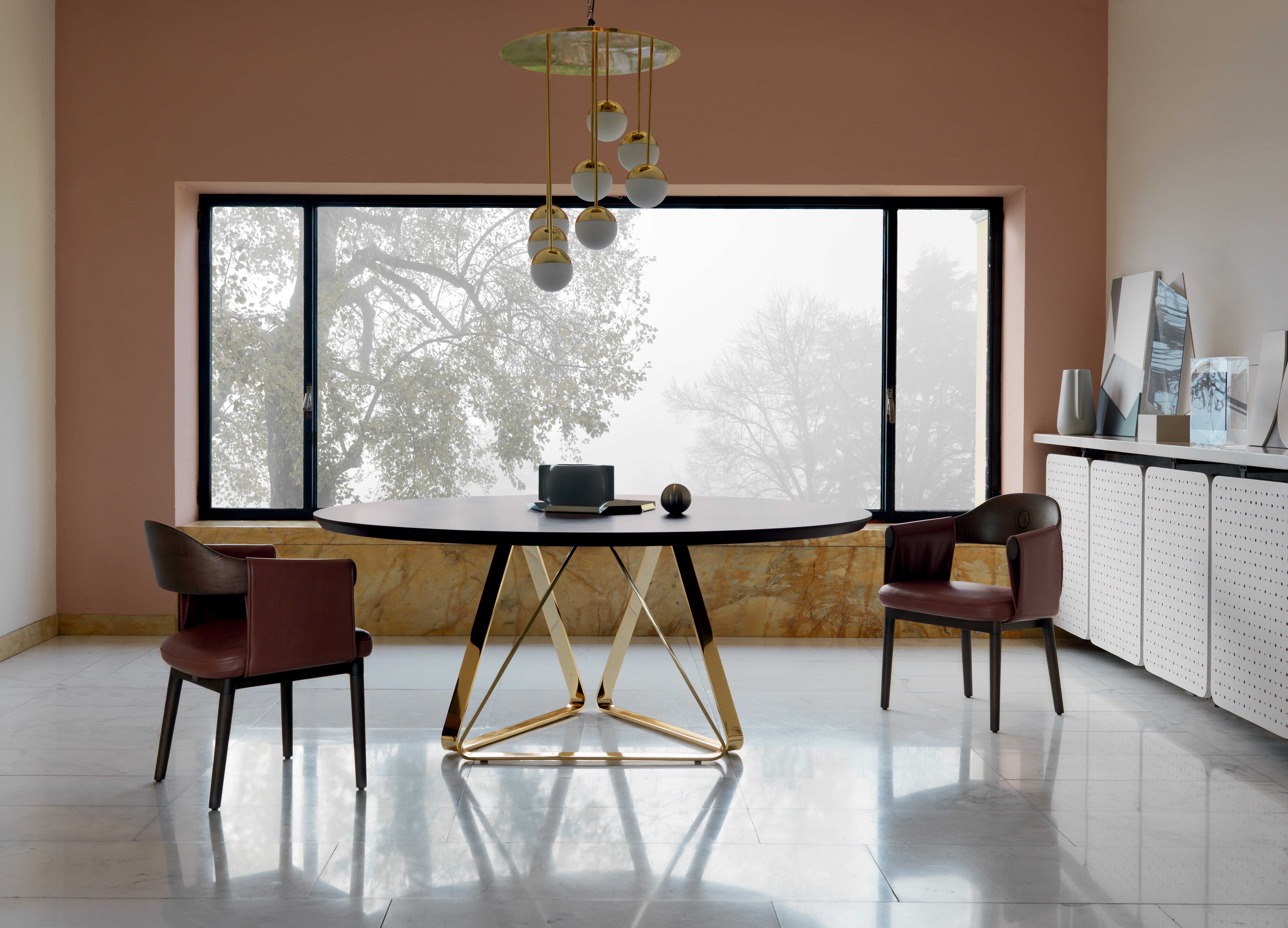 Trussardi Tosco round table, Larzia chairs, Cherries suspension