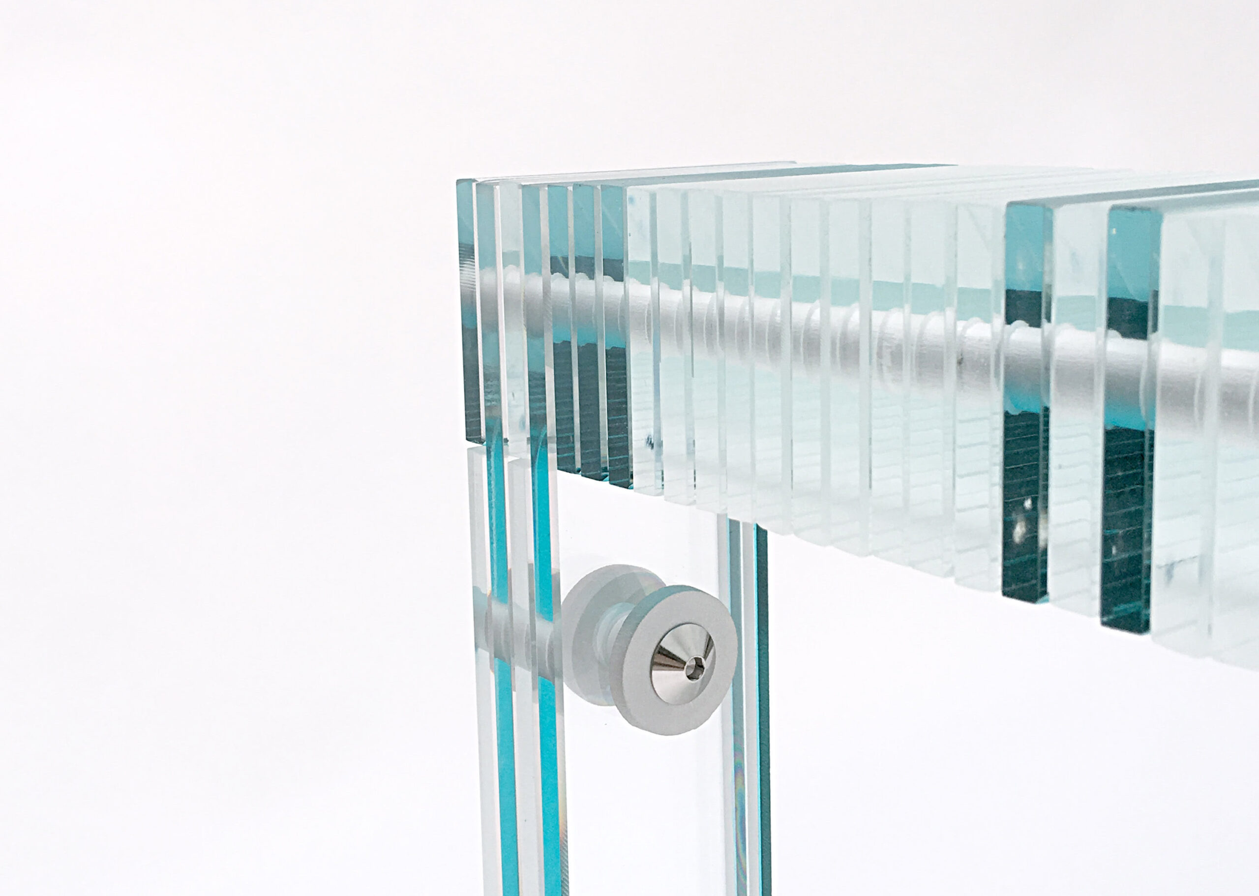 Gallery Fumi Thomas Lemut BENCH.JEL.GG.17 (detail) | France 2017 | Tempered Glass, Steel, Aluminium