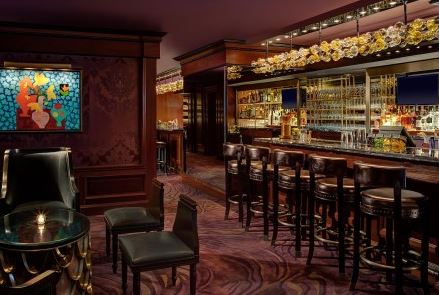 New York Palace Hotel Tavern on 51