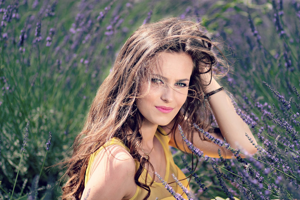 Girl Mov Beauty Flowers Lavender Nature