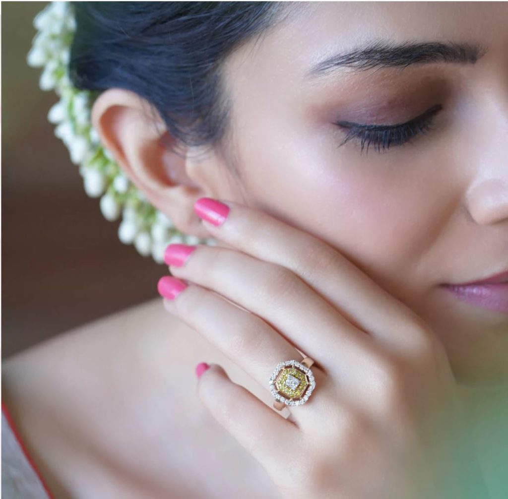JYONA Neelam Rajwadi Look Gold Plated Adjustable Finger Ring for  Women(JYONA FASHION) Brass Diamond Gold Plated Ring Price in India - Buy  JYONA Neelam Rajwadi Look Gold Plated Adjustable Finger Ring for